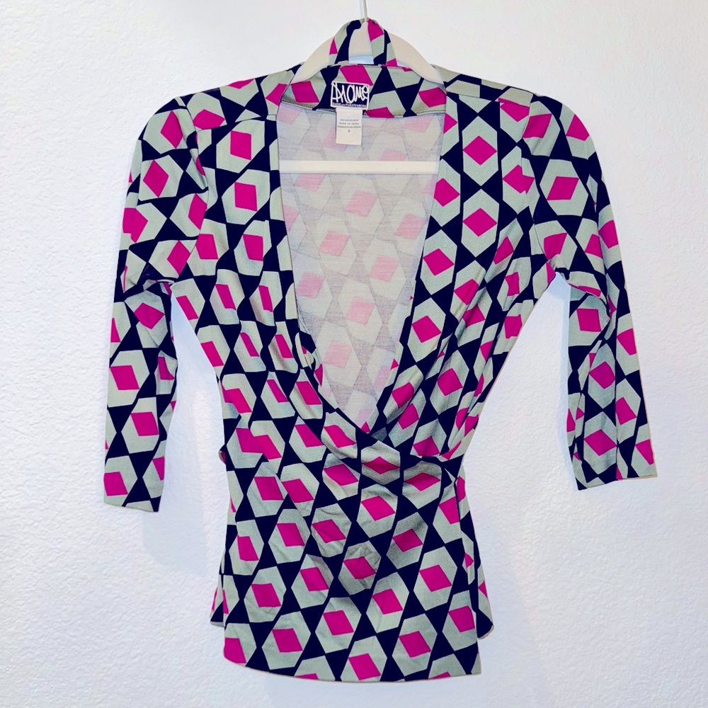 EUC DVF Diane Von Furstenburg Brittany Vintage Pink Grey Geometric Wrap Top 2